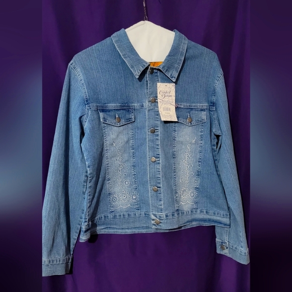 Comfort Denim Jackets & Blazers - Comfort Denim Jean jacket